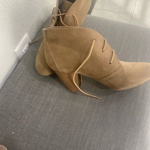 Sz 10 like suede booties.  Worn a few times.